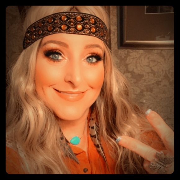 Meet your Posher, Erica - Picture 2 of 8